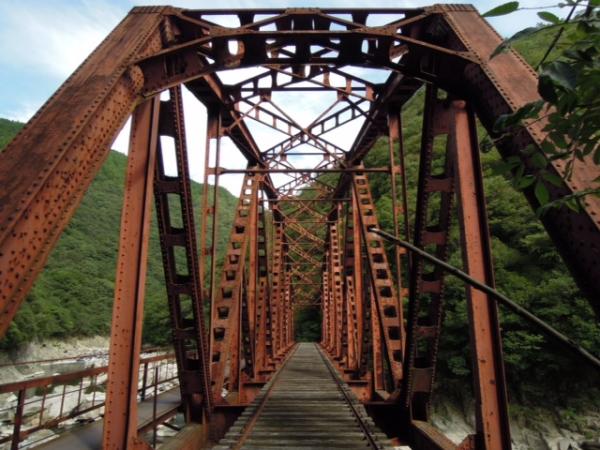 雰囲気のある鉄橋